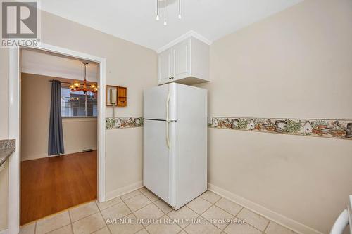 213 Ancaster Avenue, Ottawa, ON - Indoor Photo Showing Kitchen