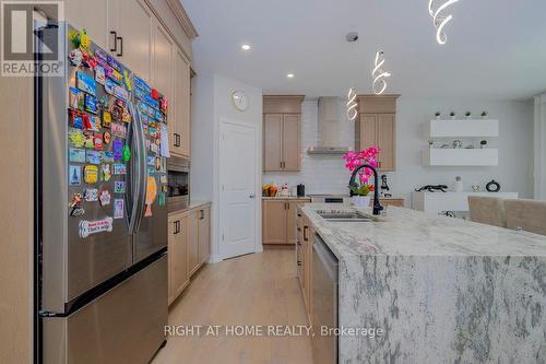 159 Boulonnais Grove, Ottawa, ON - Indoor Photo Showing Kitchen