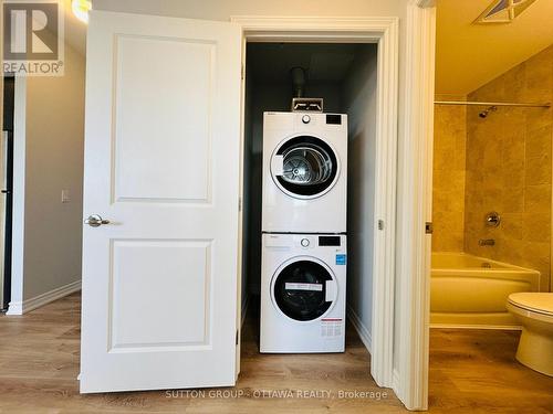 511 - 397 Codd'S Road, Ottawa, ON - Indoor Photo Showing Laundry Room