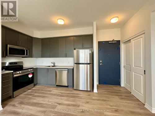 511 - 397 Codd'S Road, Ottawa, ON - Indoor Photo Showing Kitchen