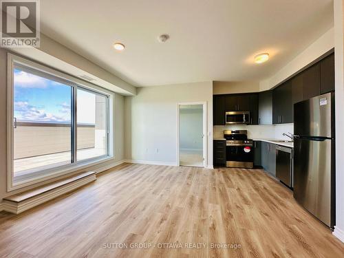 511 - 397 Codd'S Road, Ottawa, ON - Indoor Photo Showing Kitchen