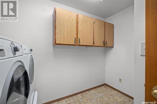 301 255 7Th Street E, Prince Albert, SK - Indoor Photo Showing Laundry Room