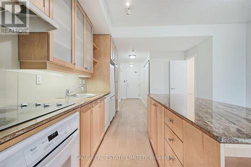 906 - 20 Scrivener Square, Toronto, ON - Indoor Photo Showing Kitchen