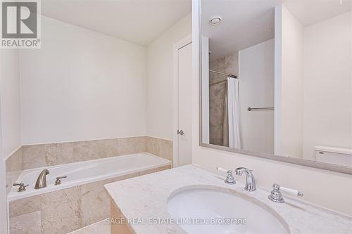 906 - 20 Scrivener Square, Toronto, ON - Indoor Photo Showing Bathroom