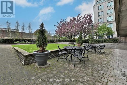 906 - 20 Scrivener Square, Toronto, ON - Outdoor