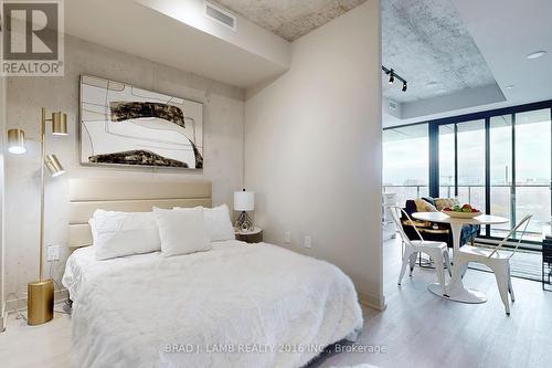 913 - 195 Mccaul Street, Toronto, ON - Indoor Photo Showing Bedroom