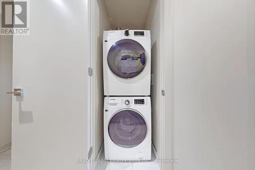 913 - 195 Mccaul Street, Toronto, ON - Indoor Photo Showing Laundry Room