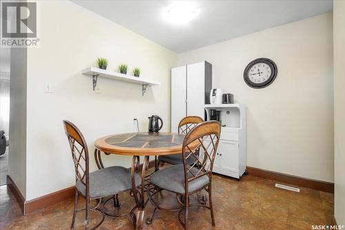 2126 Dewdney Avenue E, Regina, SK - Indoor Photo Showing Dining Room