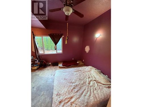 1926 Canyon Street, Creston, BC - Indoor Photo Showing Bedroom