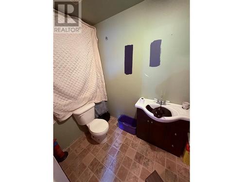 1926 Canyon Street, Creston, BC - Indoor Photo Showing Bathroom