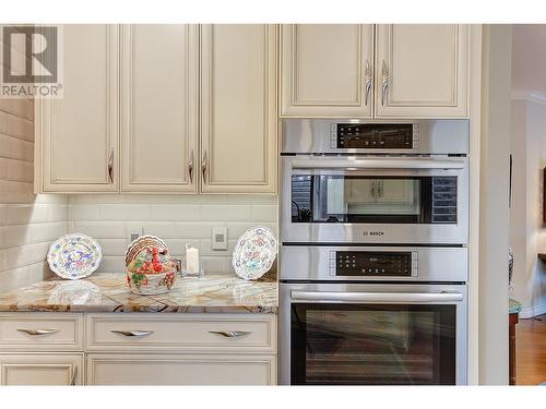 1961 Durnin Road Unit# 305, Kelowna, BC - Indoor Photo Showing Kitchen