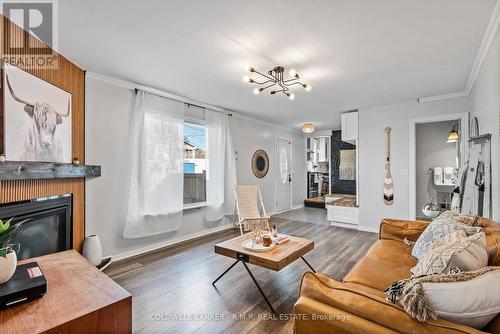 62 Scugog Street, Clarington (Bowmanville), ON - Indoor Photo Showing Living Room With Fireplace