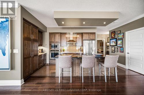 1306 - 240 Villagewalk Boulevard, London, ON - Indoor Photo Showing Kitchen With Upgraded Kitchen