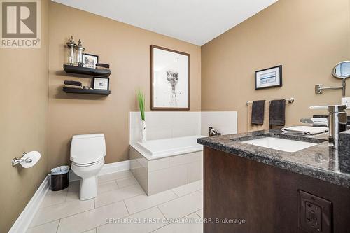 1306 - 240 Villagewalk Boulevard, London, ON - Indoor Photo Showing Bathroom