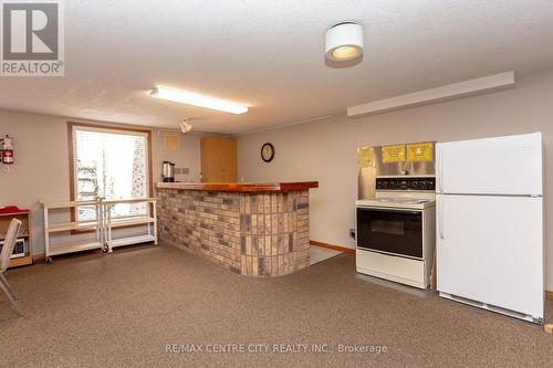 311 - 440 Wellington Street, St. Thomas, ON - Indoor Photo Showing Kitchen