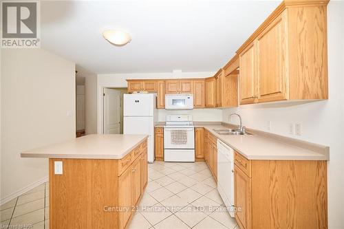 14 - 630 Albert Street, Fort Erie (333 - Lakeshore), ON - Indoor Photo Showing Kitchen With Double Sink