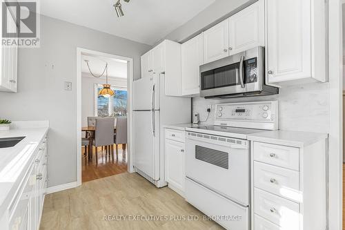 616 Bunting Road, St. Catharines (441 - Bunting/Linwell), ON - Indoor Photo Showing Kitchen