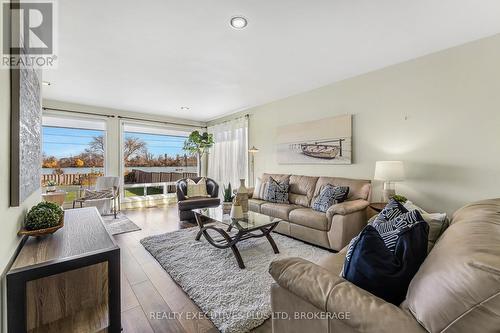 616 Bunting Road, St. Catharines (441 - Bunting/Linwell), ON - Indoor Photo Showing Living Room