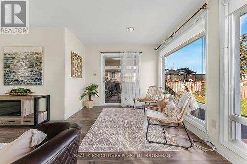 616 Bunting Road, St. Catharines (441 - Bunting/Linwell), ON - Indoor Photo Showing Living Room