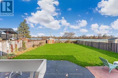 616 Bunting Road, St. Catharines (441 - Bunting/Linwell), ON - Outdoor With Backyard