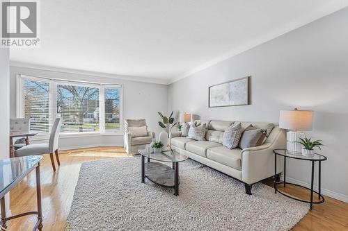 616 Bunting Road, St. Catharines (441 - Bunting/Linwell), ON - Indoor Photo Showing Living Room