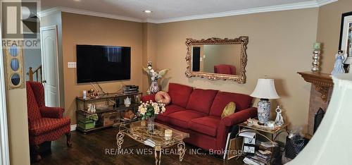 6 - 3600 Colonial Drive, Mississauga, ON - Indoor Photo Showing Living Room