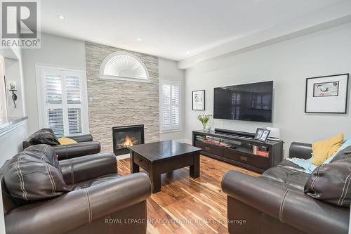 18 North Ridge Crescent, Halton Hills, ON - Indoor Photo Showing Living Room With Fireplace