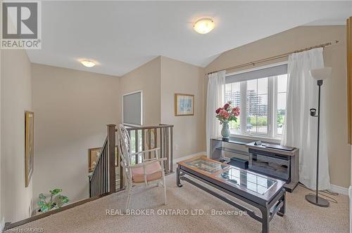 93 Southshore Crescent, Hamilton, ON - Indoor Photo Showing Other Room