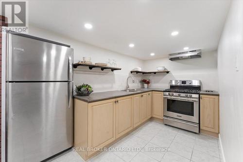 72 Leeming Street, Hamilton, ON - Indoor Photo Showing Kitchen