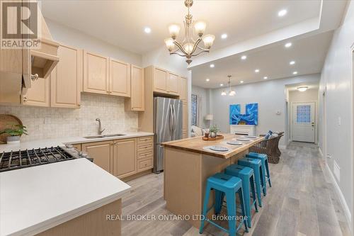 72 Leeming Street, Hamilton, ON - Indoor Photo Showing Kitchen With Upgraded Kitchen