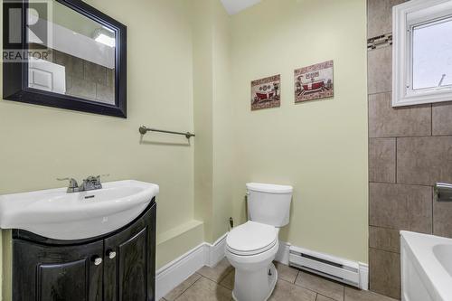 74 Brazil Street, St. John'S, NL - Indoor Photo Showing Bathroom