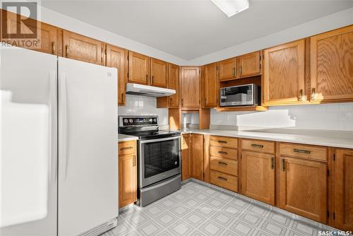 175 Sherry Crescent, Saskatoon, SK - Indoor Photo Showing Kitchen