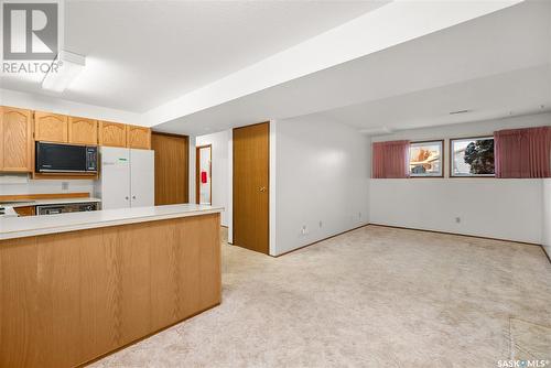 175 Sherry Crescent, Saskatoon, SK - Indoor Photo Showing Kitchen