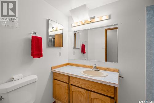 175 Sherry Crescent, Saskatoon, SK - Indoor Photo Showing Bathroom