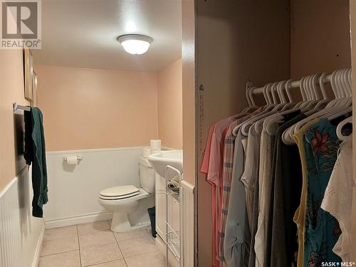 1170 2Nd Avenue Ne, Moose Jaw, SK - Indoor Photo Showing Bathroom