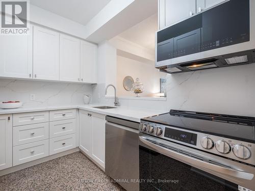 208 - 801 Lawrence Avenue E, Toronto, ON - Indoor Photo Showing Kitchen