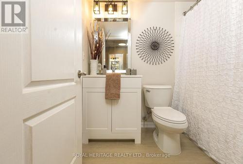 501 - 712 Rossland Road W, Whitby, ON - Indoor Photo Showing Bathroom