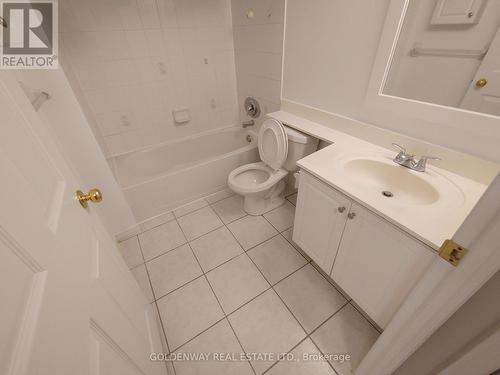 812 - 2628 Mccowan Road, Toronto, ON - Indoor Photo Showing Bathroom