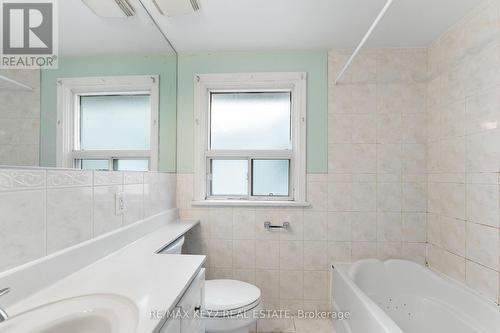 51 Oakworth Crescent, Toronto, ON - Indoor Photo Showing Bathroom