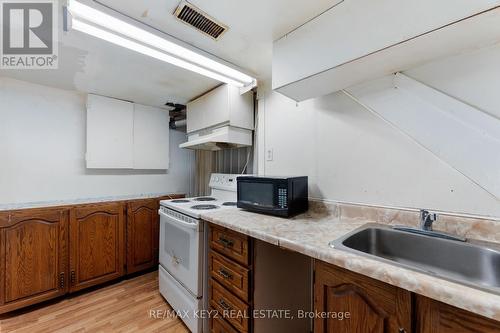 51 Oakworth Crescent, Toronto, ON - Indoor Photo Showing Kitchen