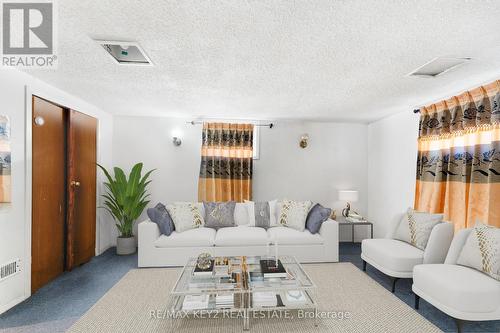 51 Oakworth Crescent, Toronto, ON - Indoor Photo Showing Living Room