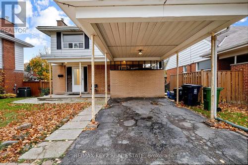 51 Oakworth Crescent, Toronto, ON - Outdoor