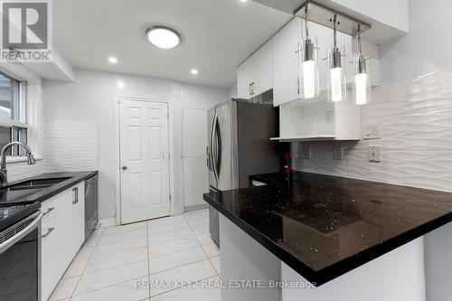 51 Oakworth Crescent, Toronto, ON - Indoor Photo Showing Kitchen With Upgraded Kitchen