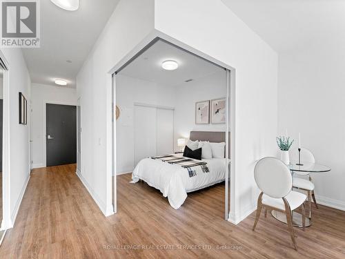 215 - 286 Main Street, Toronto, ON - Indoor Photo Showing Bedroom