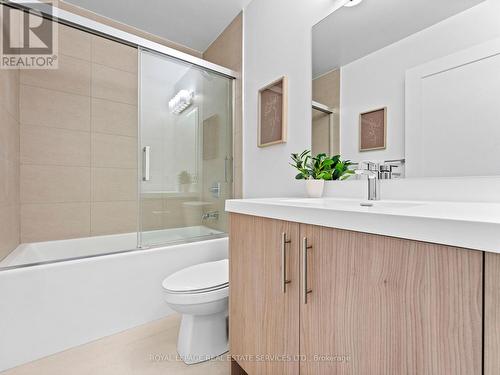 215 - 286 Main Street, Toronto, ON - Indoor Photo Showing Bathroom