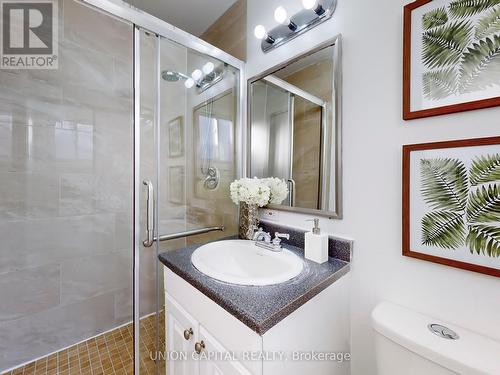 200 Placentia Boulevard, Toronto, ON - Indoor Photo Showing Bathroom