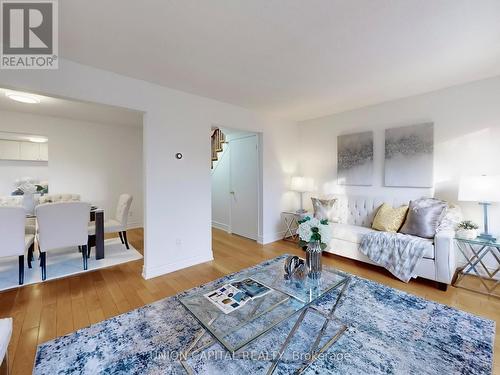 200 Placentia Boulevard, Toronto, ON - Indoor Photo Showing Living Room