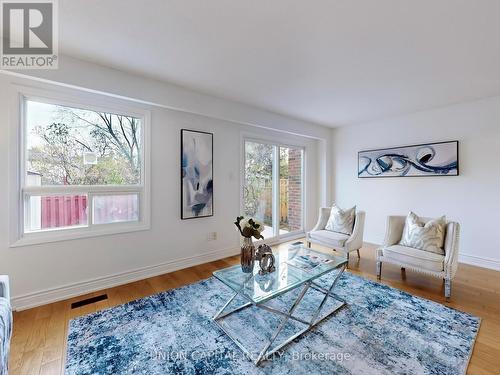 200 Placentia Boulevard, Toronto, ON - Indoor Photo Showing Living Room