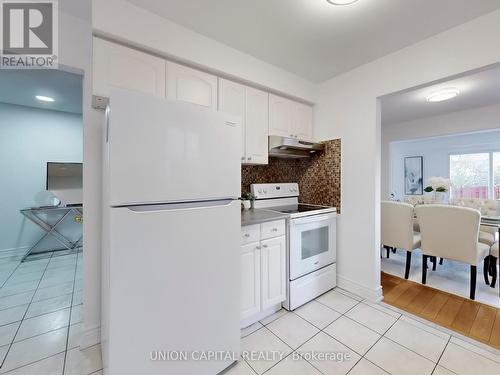 200 Placentia Boulevard, Toronto, ON - Indoor Photo Showing Kitchen