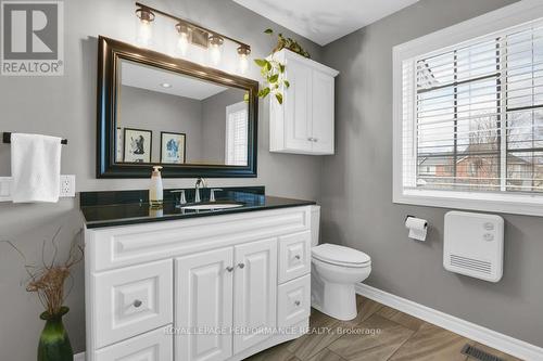 948 Markwick Crescent, Ottawa, ON - Indoor Photo Showing Bathroom